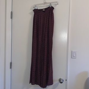Billabong wide leg flowy pants with elastic waist. Size S